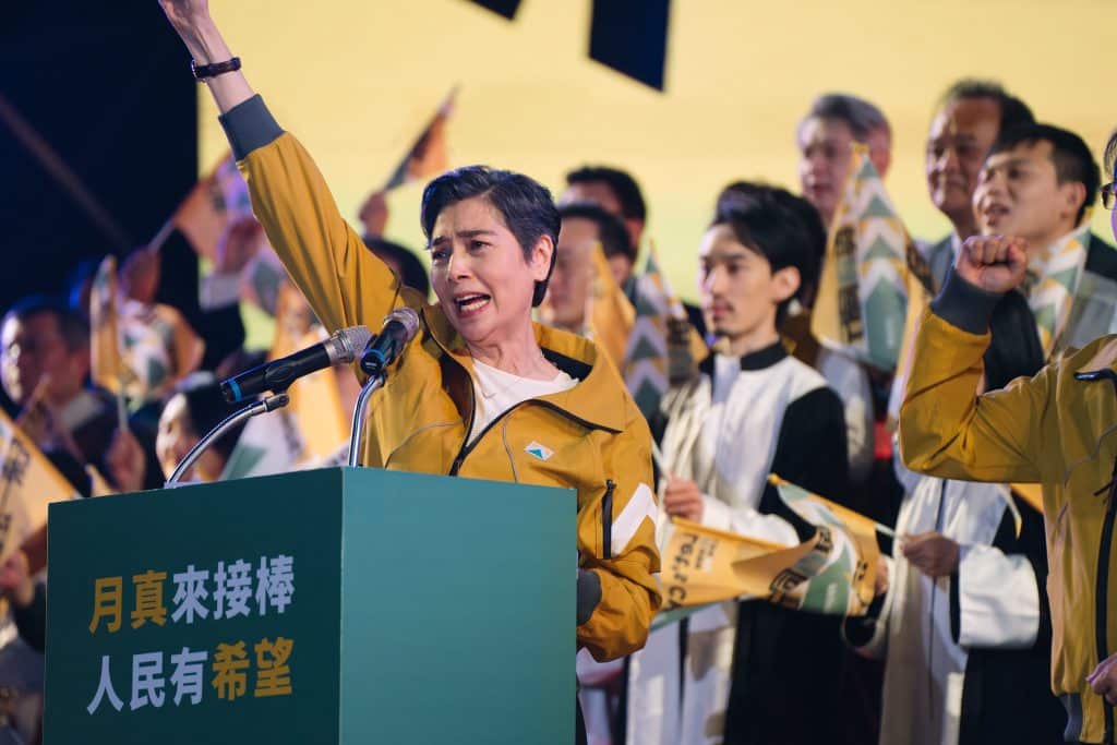 選舉時事劇《人選之人—造浪者》，則是由文策院運用國發基金與民間合資成立的「大慕可可」公司所製作。（圖片提供：大慕影藝 DAMOU Entertainment Co.,Ltd）